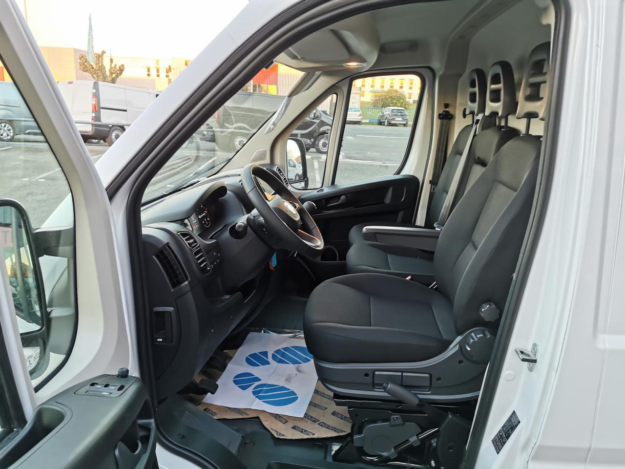 FIAT Ducato Tôlé Maxi 3.5 XL H2 2.2 - 140 S&S  III FOURGON TOLE Fourgon Tôlé - Panel van: picture 5 FIAT Ducato Tôlé Maxi 3.5 XL H2 2.2 - 140 S&S  III FOURGON TOLE Fourgon Tôlé - Panel van: picture 5