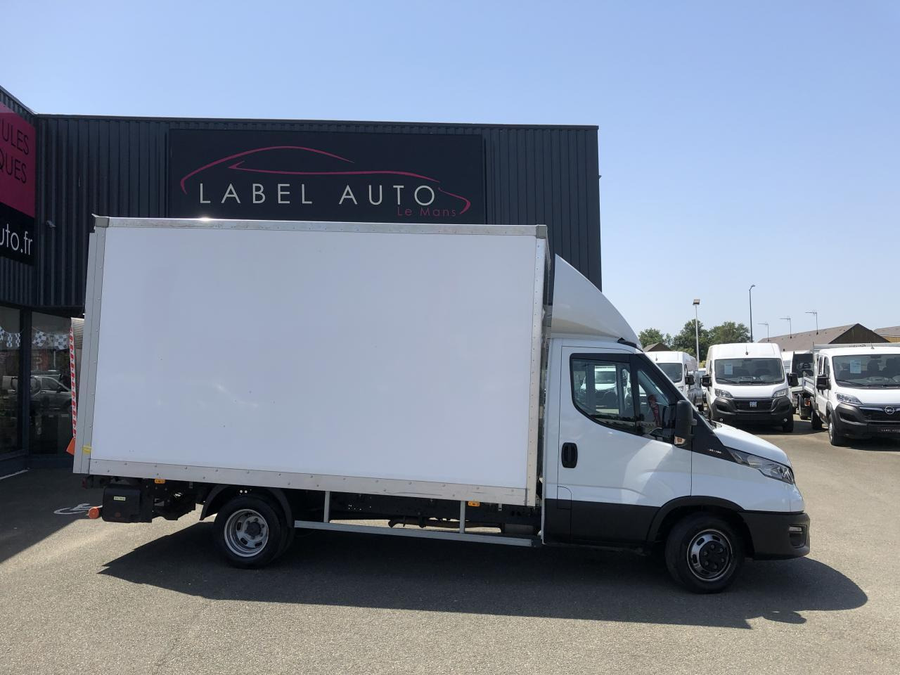 Iveco Daily 35 C 16 CAISSE HAYON 20M3 - Box van: picture 1 Iveco Daily 35 C 16 CAISSE HAYON 20M3 - Box van: picture 1