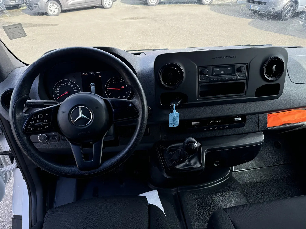 Mercedes Sprinter 315 CDI 43 3T5 FIRST PROPULSION LEGER - Tipper van: picture 4 Mercedes Sprinter 315 CDI 43 3T5 FIRST PROPULSION LEGER - Tipper van: picture 4