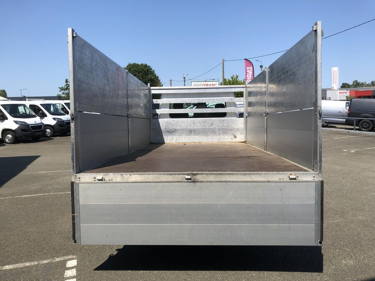 NISSAN INTERSTAR 3T5 2.3 DCI 165CH PLATEAU RIDELLES 4M50 - Flatbed van: picture 3 NISSAN INTERSTAR 3T5 2.3 DCI 165CH PLATEAU RIDELLES 4M50 - Flatbed van: picture 3