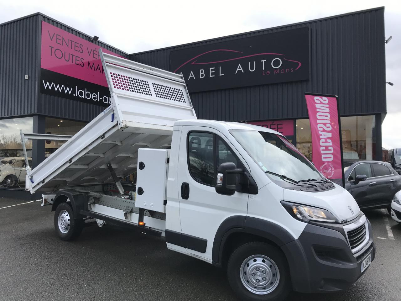 PEUGEOT BOXER 3T5 BENNE + COFFRE 2.2 HDI 165CH - Tipper van: picture 1 PEUGEOT BOXER 3T5 BENNE + COFFRE 2.2 HDI 165CH - Tipper van: picture 1