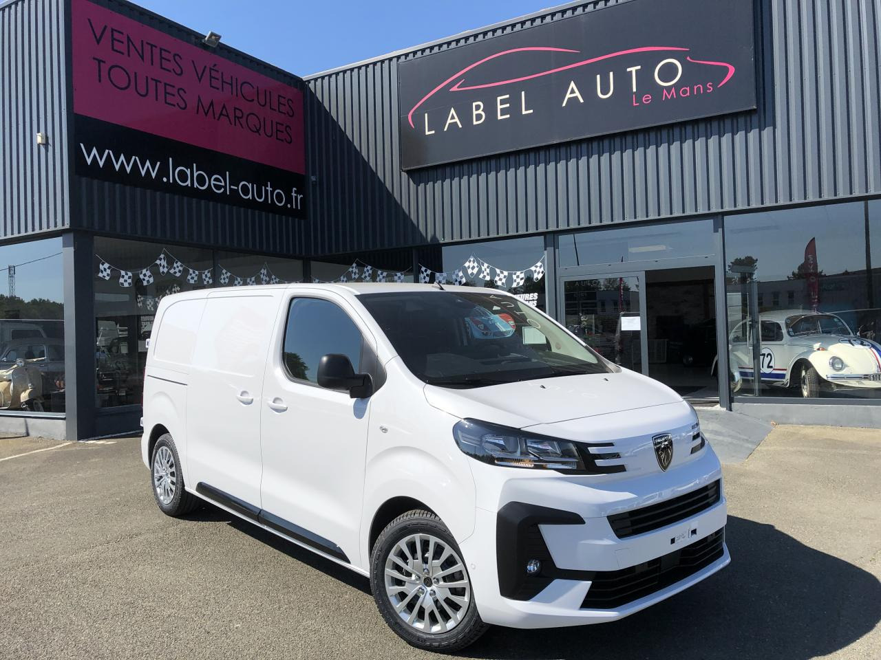 PEUGEOT Expert M 2.0 BlueHDi - 180 S&S - BV EAT8 III FOURGON Fourgon PHASE 2 - Panel van: picture 1 PEUGEOT Expert M 2.0 BlueHDi - 180 S&S - BV EAT8 III FOURGON Fourgon PHASE 2 - Panel van: picture 1