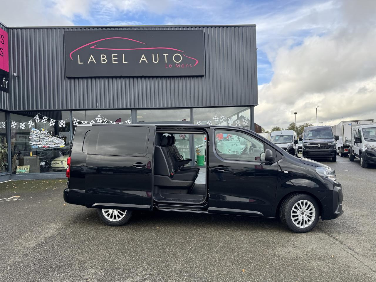 PEUGEOT Expert XL 2.0 BlueHDi - 180 S&S - BV EAT8 III CABINE APPROFONDIE Fourgon Cabine approfondie Fix - Panel van: picture 4 PEUGEOT Expert XL 2.0 BlueHDi - 180 S&S - BV EAT8 III CABINE APPROFONDIE Fourgon Cabine approfondie Fix - Panel van: picture 4