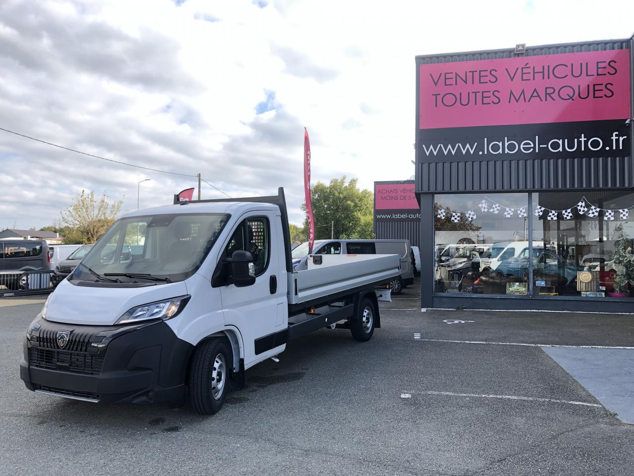 Flatbed van PEUGEOT boxer 3t5 plateau 4m20 2.2 hdi 140ch: picture 7