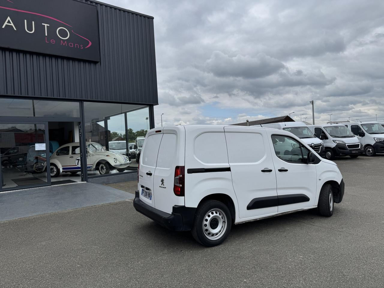 Peugeot Partner PEUGEOT M 650 KG 1.5 HDI 130 CH EAT-8 2 PL PREMIUM - Small van: picture 5 Peugeot Partner PEUGEOT M 650 KG 1.5 HDI 130 CH EAT-8 2 PL PREMIUM - Small van: picture 5