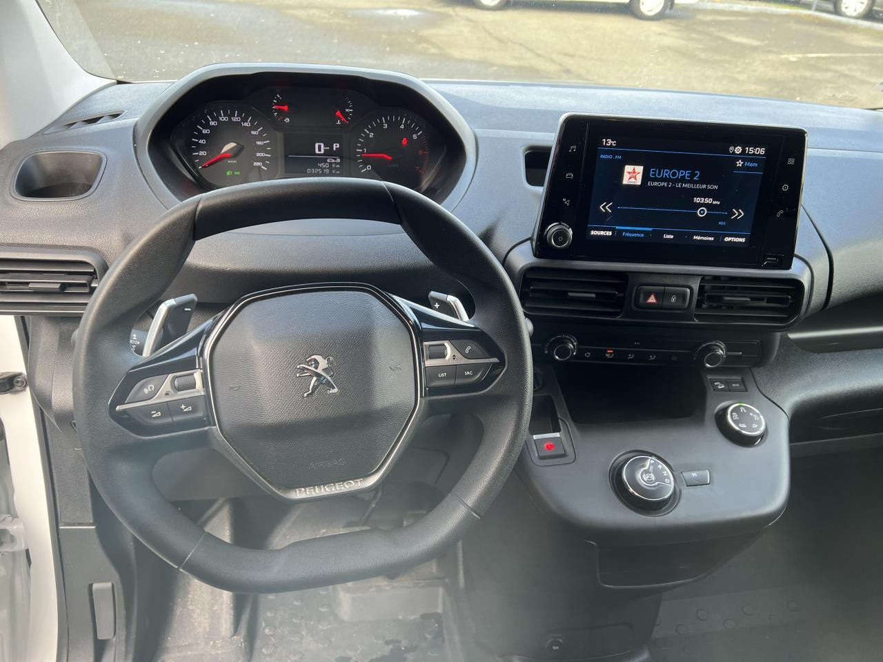 Peugeot Partner STANDARD 650KG BLUEHDI 130CH S&S ASPHALT EAT8 - Small van: picture 4 Peugeot Partner STANDARD 650KG BLUEHDI 130CH S&S ASPHALT EAT8 - Small van: picture 4