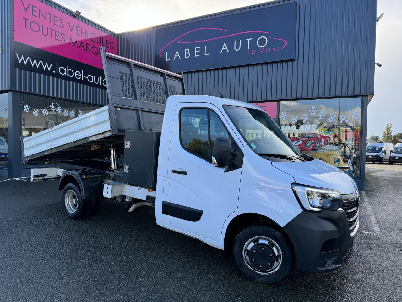 RENAULT MASTER 3T5 BENNE COFFRE RJ 2.3 DCI 145CH PROPULSION - Tipper van: picture 1 RENAULT MASTER 3T5 BENNE COFFRE RJ 2.3 DCI 145CH PROPULSION - Tipper van: picture 1