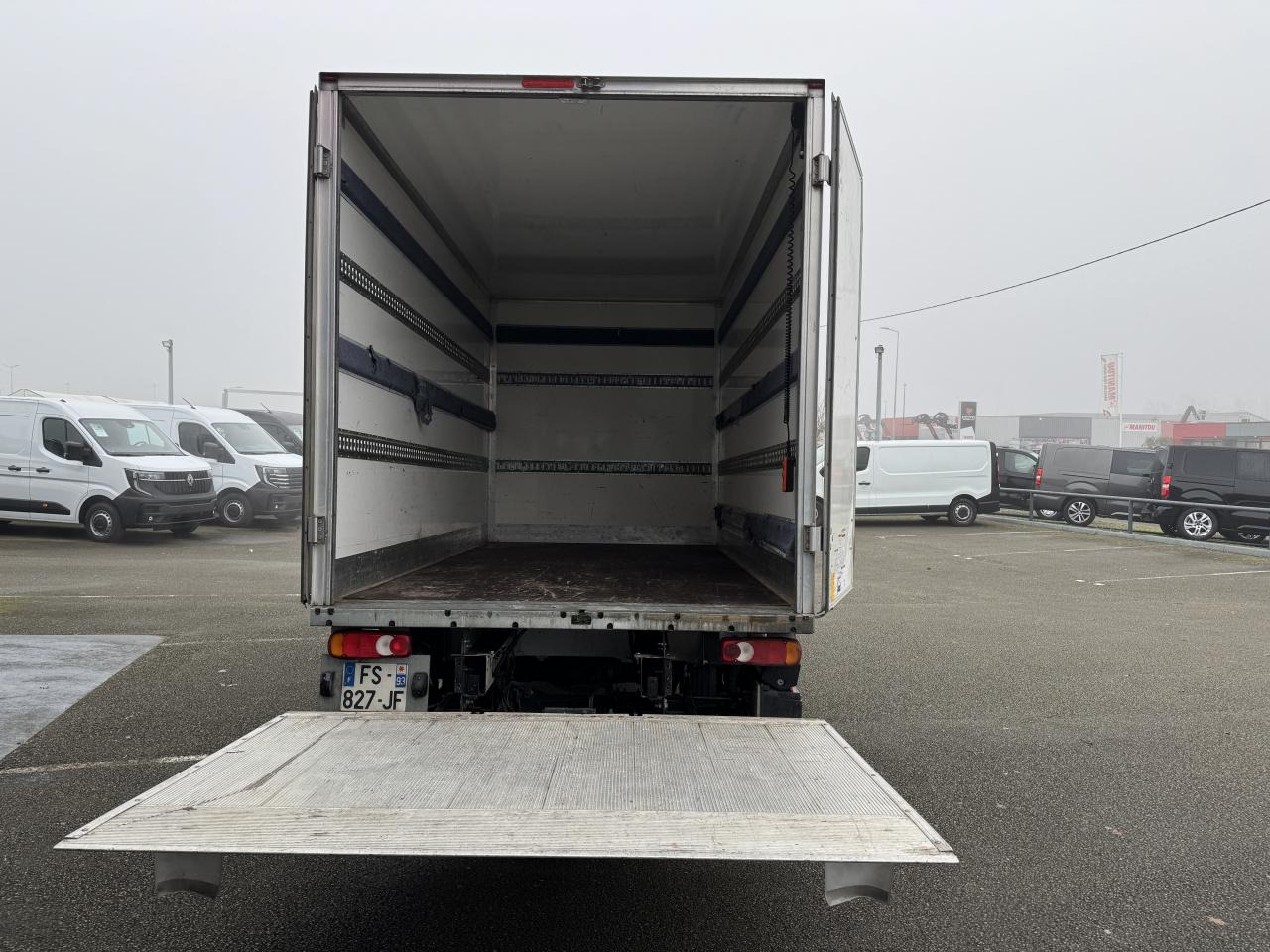 RENAULT MASTER 3T5 CAISSE 20M3 HAYON 2.3 DCI 145CH GRAND CONFORT - Box van: picture 4 RENAULT MASTER 3T5 CAISSE 20M3 HAYON 2.3 DCI 145CH GRAND CONFORT - Box van: picture 4