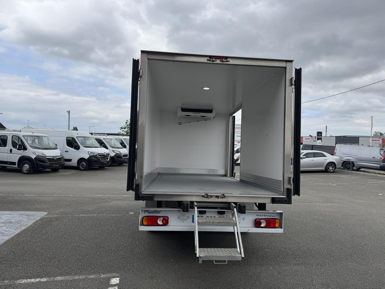 RENAULT MASTER 3T5 CAISSE FRIGO 2.3 DCI 165CH GRAND CONFORT - Refrigerated van: picture 1 RENAULT MASTER 3T5 CAISSE FRIGO 2.3 DCI 165CH GRAND CONFORT - Refrigerated van: picture 1