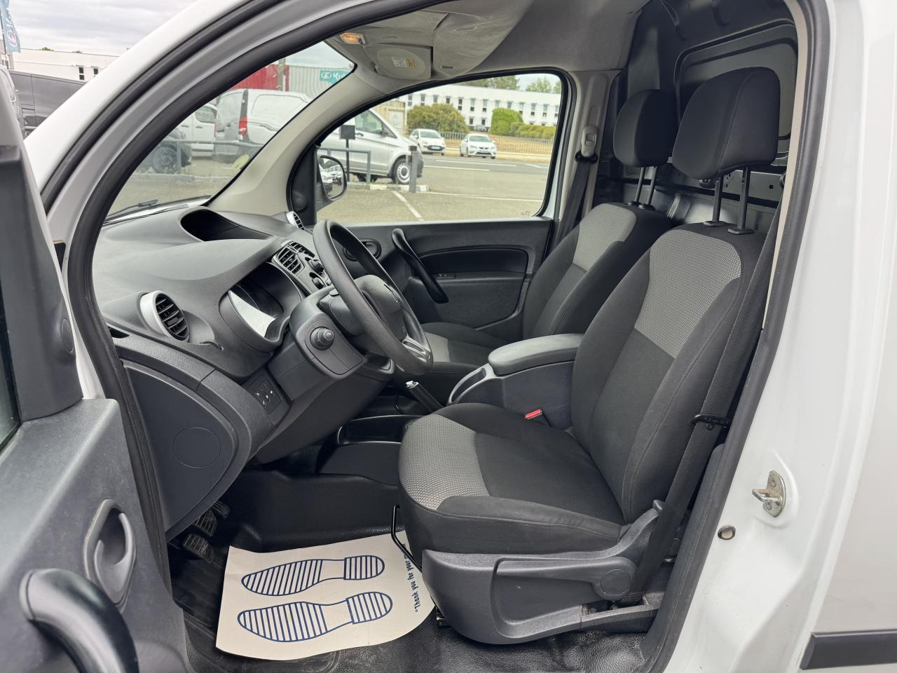 Renault Kangoo 1.5 BLUE DCI 80CH GRAND CONFORT 5CV - Small van: picture 4 Renault Kangoo 1.5 BLUE DCI 80CH GRAND CONFORT 5CV - Small van: picture 4