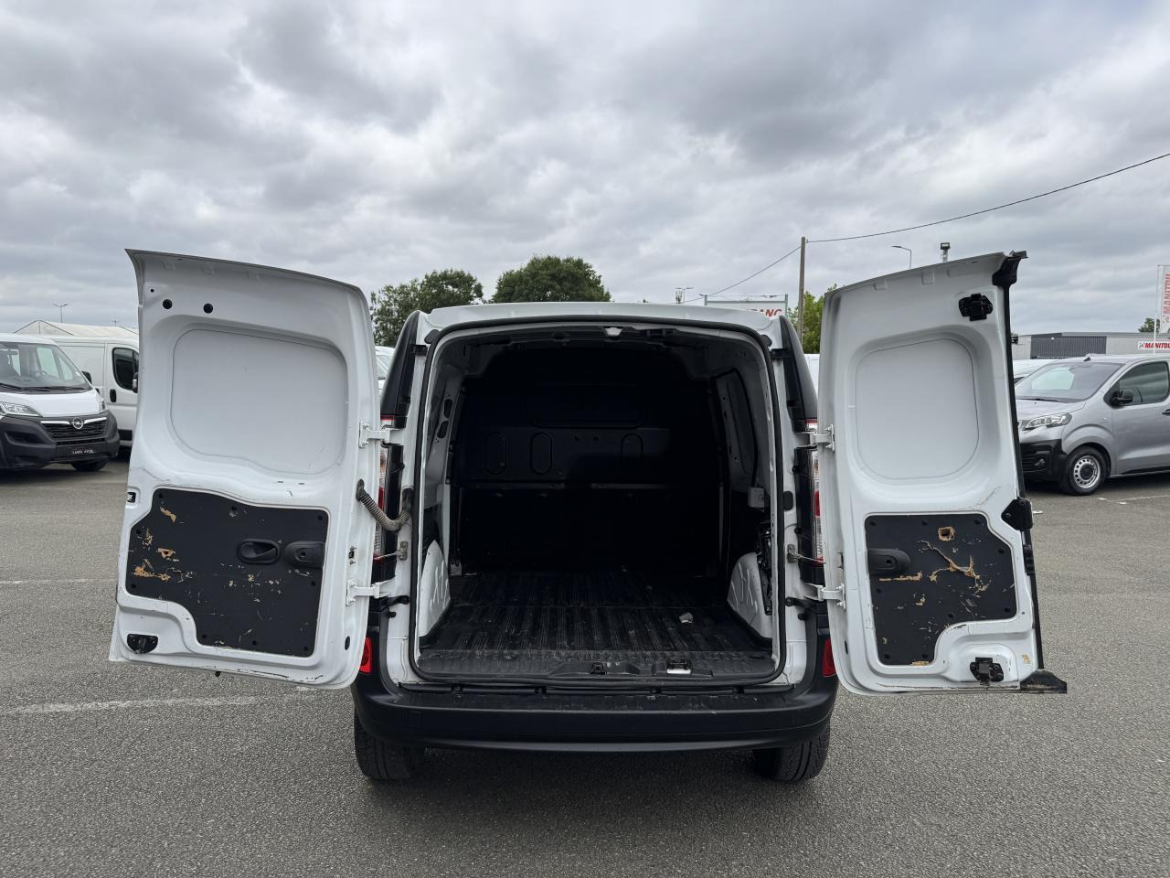 Renault Kangoo 1.5 BLUE DCI 80CH GRAND CONFORT 5CV - Small van: picture 2 Renault Kangoo 1.5 BLUE DCI 80CH GRAND CONFORT 5CV - Small van: picture 2
