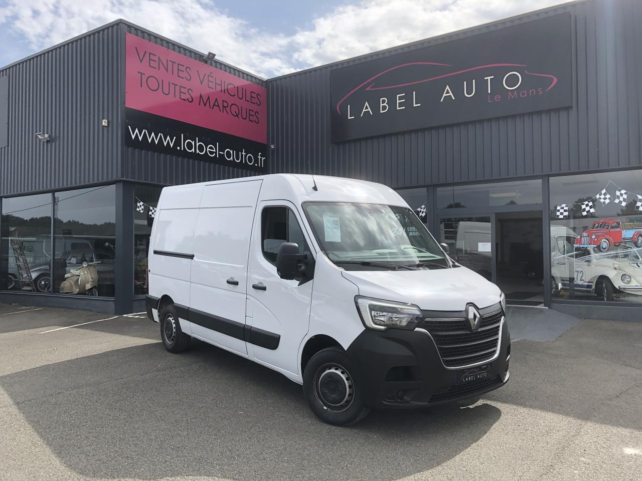Renault Master F3300 L2H2 2.3 BLUE DCI 135CH CONFORT EURO6 - Panel van: picture 1 Renault Master F3300 L2H2 2.3 BLUE DCI 135CH CONFORT EURO6 - Panel van: picture 1