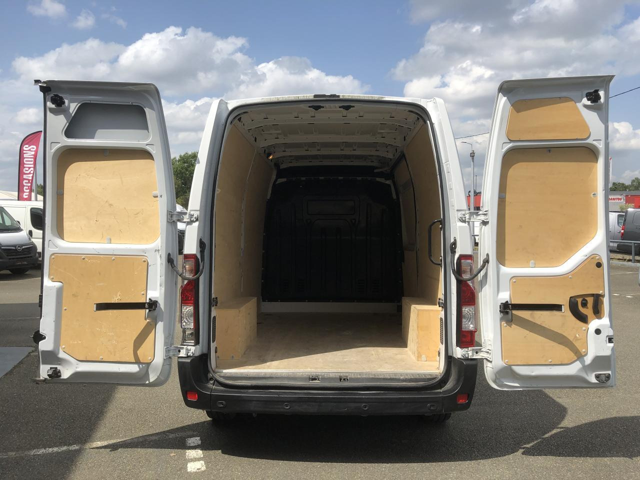 Renault Master F3300 L2H2 2.3 BLUE DCI 135CH GRAND CONFORT EURO6 - Panel van: picture 2 Renault Master F3300 L2H2 2.3 BLUE DCI 135CH GRAND CONFORT EURO6 - Panel van: picture 2