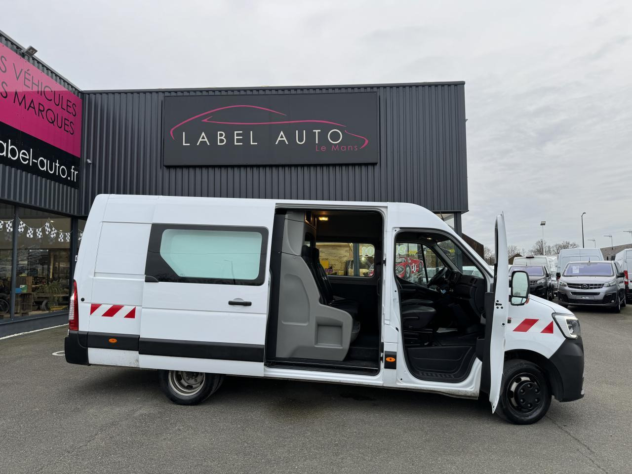Combi van Renault Master F3500 L3H2 2.3 BLUE DCI 135CH CABINE APPROFONDIE 6 PLACES GRAND CONFORT: picture 1