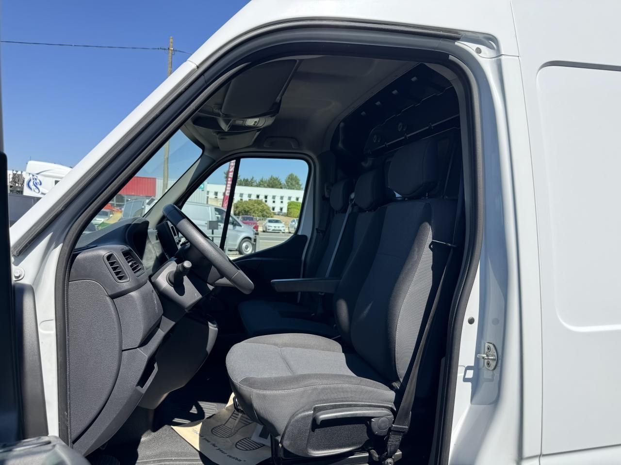 Renault Master F3500 L3H2 2.3 DCI 135CH CONFORT EURO6 - Panel van: picture 4 Renault Master F3500 L3H2 2.3 DCI 135CH CONFORT EURO6 - Panel van: picture 4