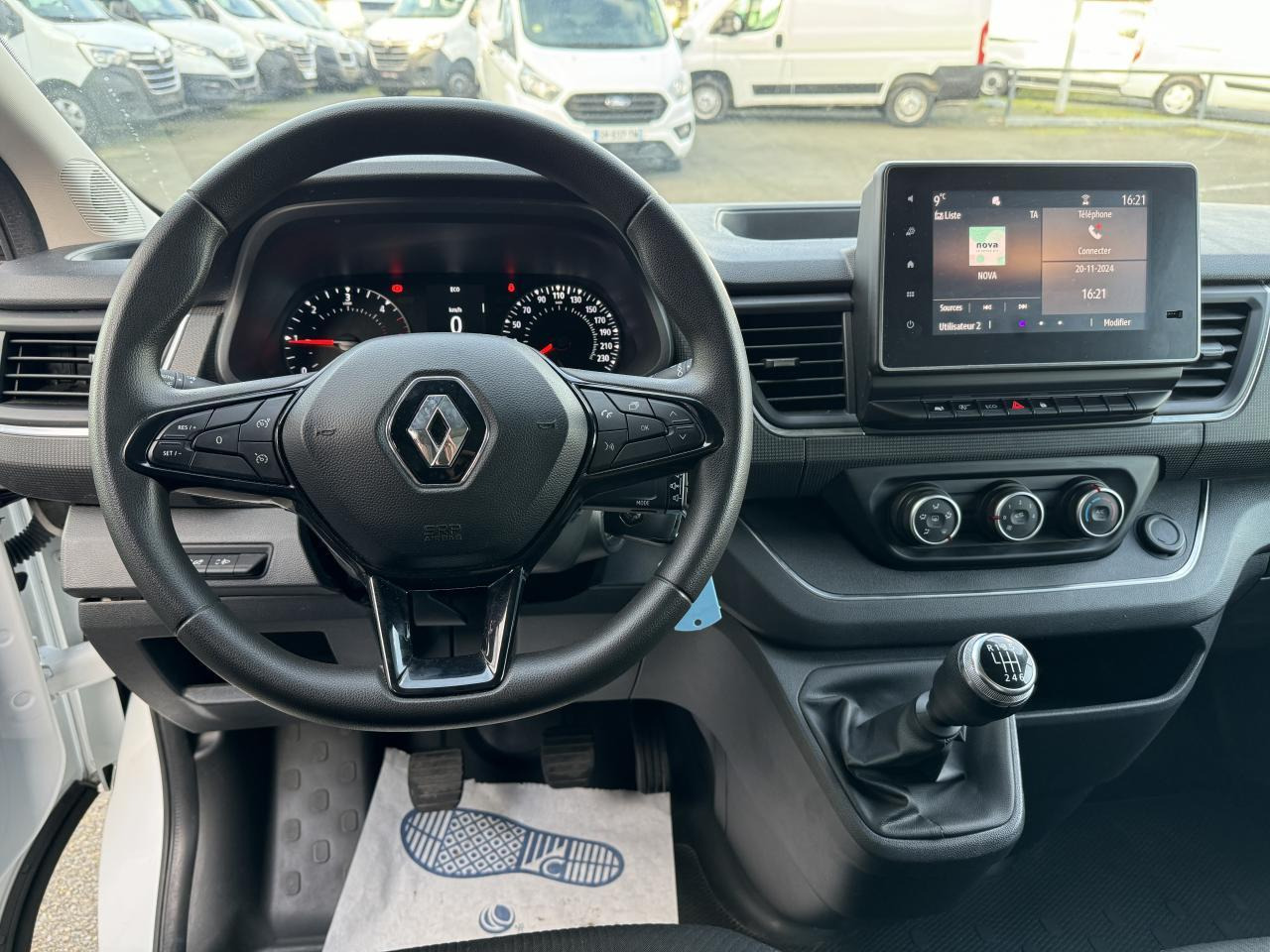 Renault Trafic L2H1 3000 Kg 2.0 Blue dCi - 130 III FOURGON Fourgon Grand Confort L2H1 PHASE 3 - Panel van: picture 5 Renault Trafic L2H1 3000 Kg 2.0 Blue dCi - 130 III FOURGON Fourgon Grand Confort L2H1 PHASE 3 - Panel van: picture 5