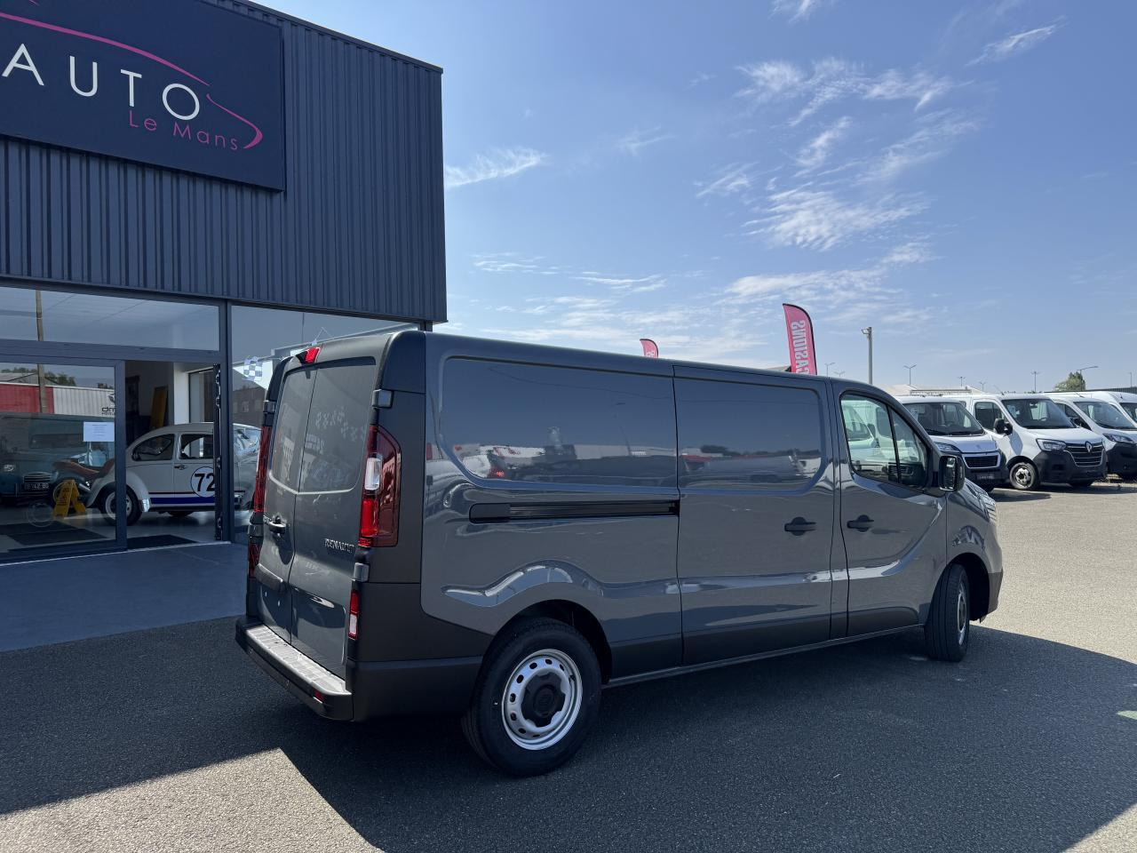 Renault Trafic L2H1 3T 2.0 BLUE DCI 170CH ADVANCE CARPLAY CAM - Panel van: picture 5 Renault Trafic L2H1 3T 2.0 BLUE DCI 170CH ADVANCE CARPLAY CAM - Panel van: picture 5