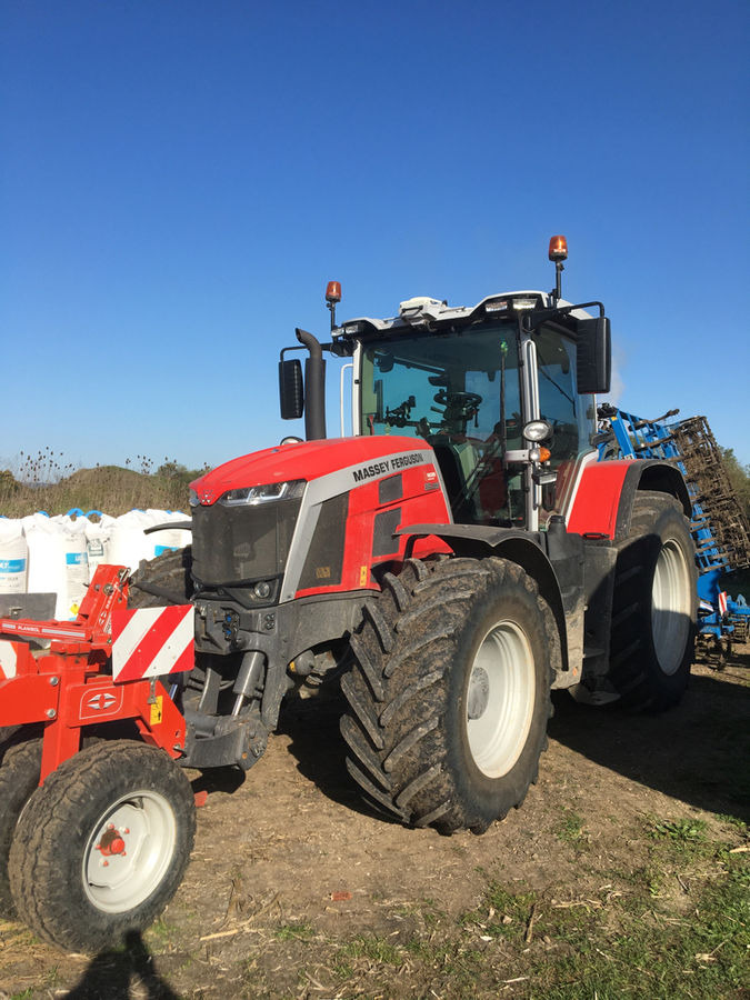 Massey Ferguson 8S.205 Dyna-VT Exclusive - Farm tractor: picture 1 Massey Ferguson 8S.205 Dyna-VT Exclusive - Farm tractor: picture 1