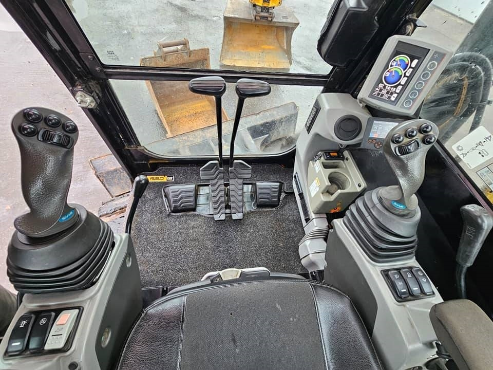Crawler excavator CAT 307 E2: picture 34