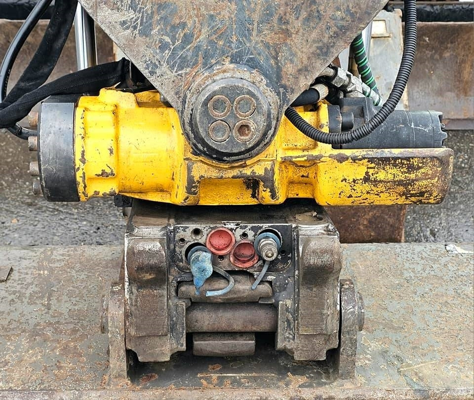 Crawler excavator CAT 307 E2: picture 20
