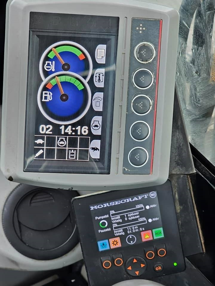 Crawler excavator CAT 307 E2: picture 39