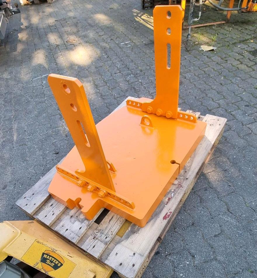 Heckgewicht Unimog 405 U400 U 300 500 400 318 423 427 429 430 530 527 535 Kontergewicht Mulag Mähausleger Böschungsmulcher Dücker - Counterweight: picture 4 Heckgewicht Unimog 405 U400 U 300 500 400 318 423 427 429 430 530 527 535 Kontergewicht Mulag Mähausleger Böschungsmulcher Dücker - Counterweight: picture 4