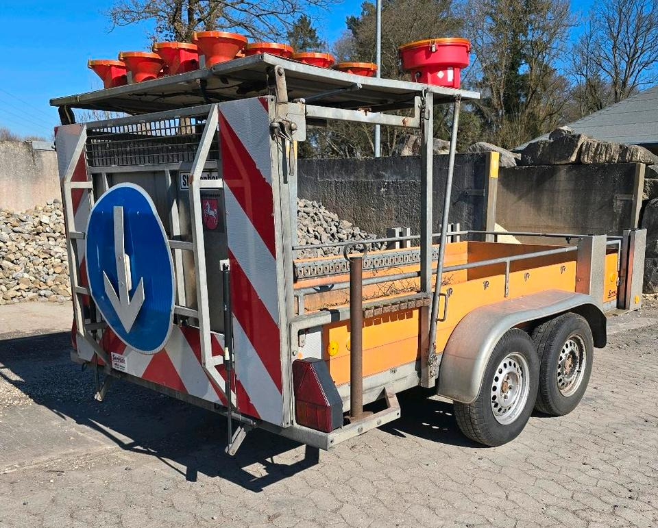 Horizont Tandem Absperrtafel VZ616 Fahrbare Verkehrsleittafel Verkehrssicherungsanhänger Verkehrsleitanhänger Sperrwand Verkehrssicherungsanhänger Nissen LP15 Blinkpfeilanlage Blinkpfeil Anhänger - Construction equipment, Trailer: picture 2 Horizont Tandem Absperrtafel VZ616 Fahrbare Verkehrsleittafel Verkehrssicherungsanhänger Verkehrsleitanhänger Sperrwand Verkehrssicherungsanhänger Nissen LP15 Blinkpfeilanlage Blinkpfeil Anhänger - Construction equipment, Trailer: picture 2