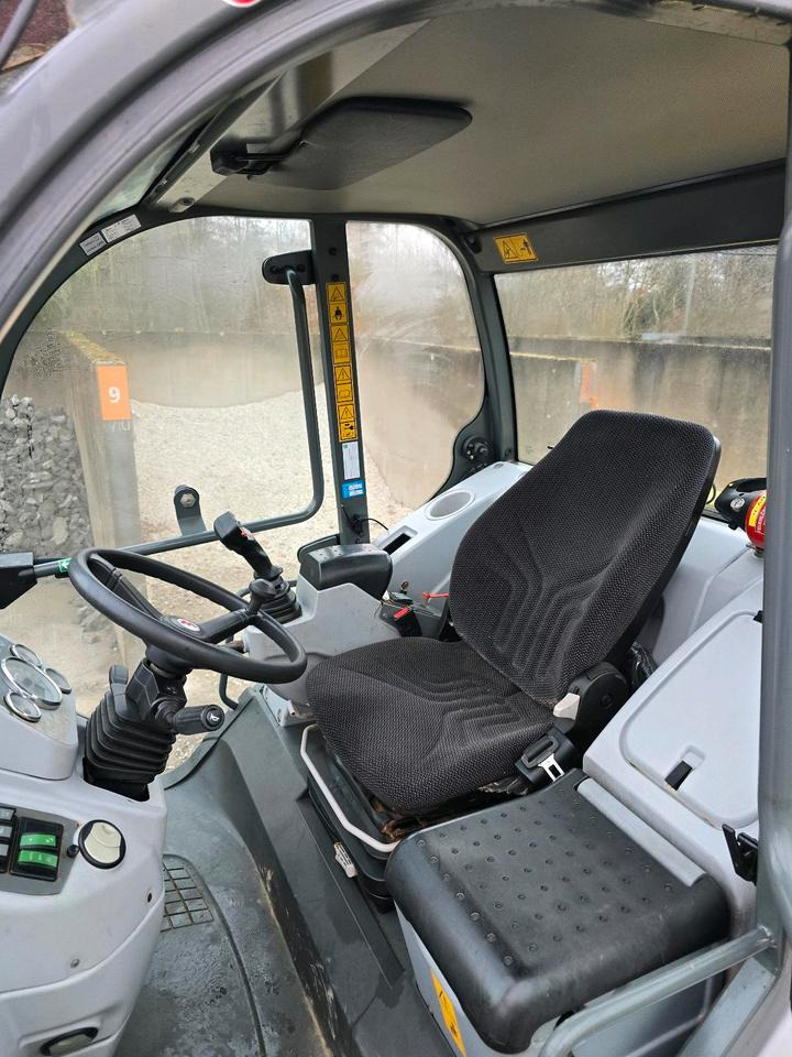 Telescopic wheel loader Kramer 680T Radlader Ecospeed 35kmh 1109 Stunden Teleskoplader Radteleskoplader Teleskopradlader 580T 480T 680 580 480: picture 11 Telescopic wheel loader Kramer 680T Radlader Ecospeed 35kmh 1109 Stunden Teleskoplader Radteleskoplader Teleskopradlader 580T 480T 680 580 480: picture 11