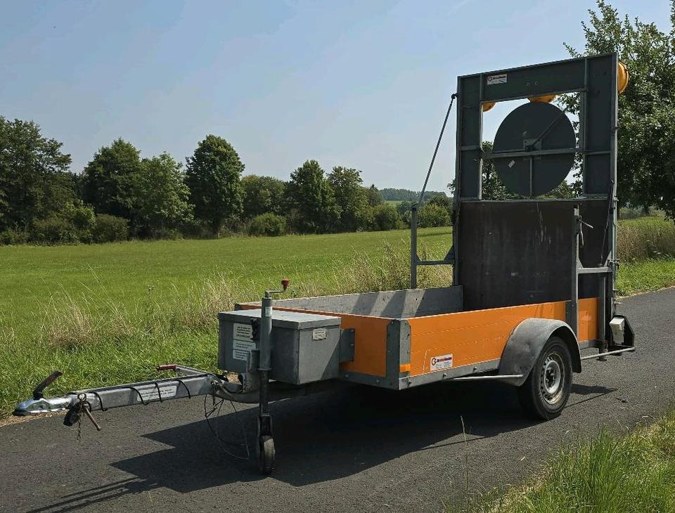 Mersch VZ 615 Absperrtafel FAT Nissen Horizont Verkehrsleittafel Verkehrsleitanhänger Verkehrssicherungsanhänger Leitanhänger - Construction equipment: picture 5 Mersch VZ 615 Absperrtafel FAT Nissen Horizont Verkehrsleittafel Verkehrsleitanhänger Verkehrssicherungsanhänger Leitanhänger - Construction equipment: picture 5