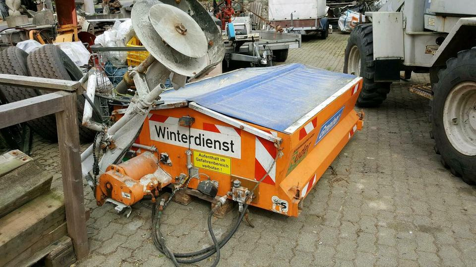 Salzstreuer Schmidt Winterdienst Unimog Multicar Tremo Fendt deut - Sand/ Salt spreader: picture 2 Salzstreuer Schmidt Winterdienst Unimog Multicar Tremo Fendt deut - Sand/ Salt spreader: picture 2