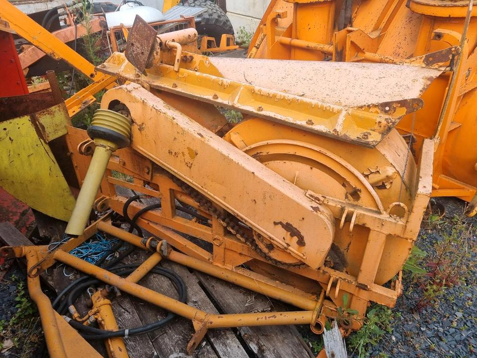 Schmidt Schneeschleuder S1 Schneefräse Schneepflug Schneeschild Scheeschieber Winterdienst Unimog 405 427 423 500 400 300 Beilhack - Snow plough: picture 4 Schmidt Schneeschleuder S1 Schneefräse Schneepflug Schneeschild Scheeschieber Winterdienst Unimog 405 427 423 500 400 300 Beilhack - Snow plough: picture 4