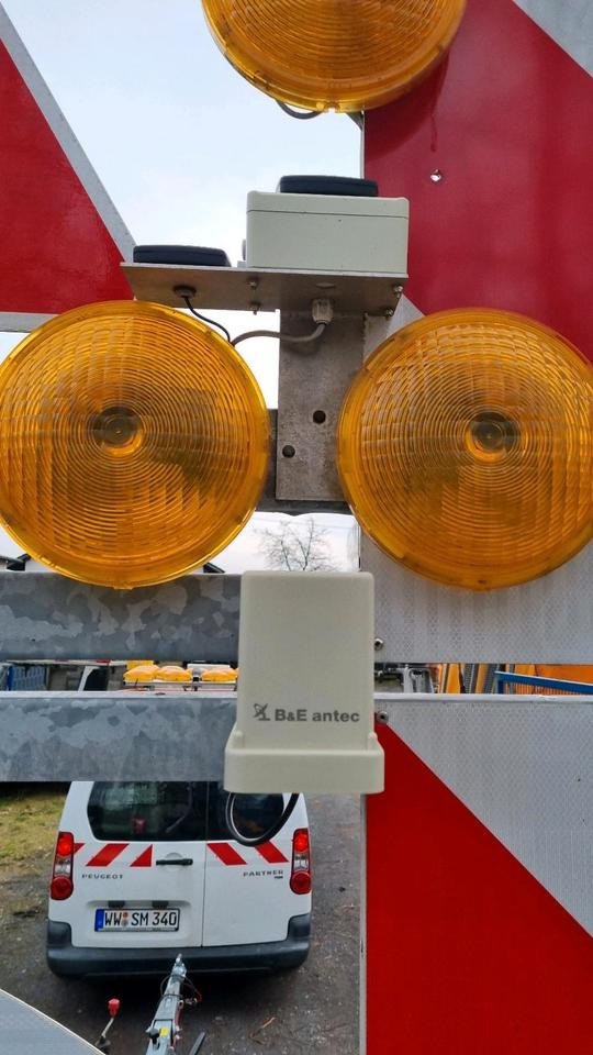 Trailer Nissen LED Absperrtafel ABIS Dora Fat Fahrbare Verkehrsleittafel Verkehrsleitanhänger Verkehrssicherungsanhänger Leitanhänger Sperrwand: picture 10