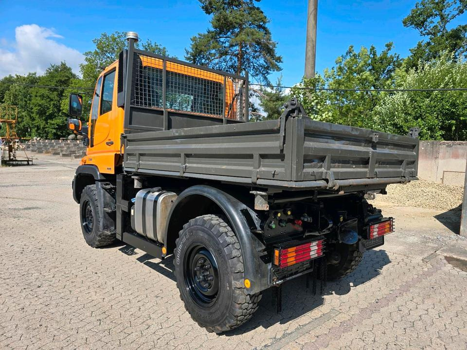 Snow removal vehicle Unimog 405/10 U300 Bluetec 5 Mercedes-Benz U 300  UGE UGN mit Jotha Absetzkipper combi con 4518 Absetzer: picture 12