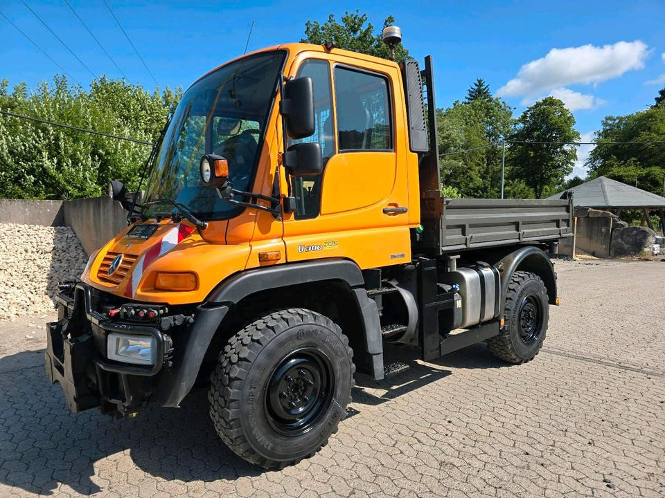 Snow removal vehicle Unimog 405/10 U300 Bluetec 5 Mercedes-Benz U 300  UGE UGN mit Jotha Absetzkipper combi con 4518 Absetzer: picture 6