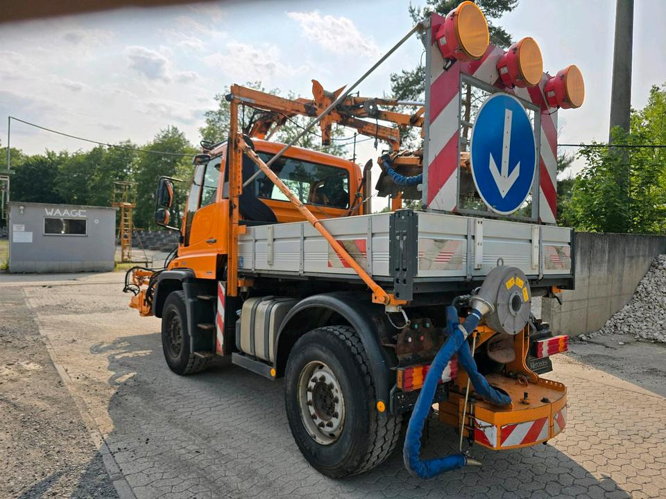 Unimog 405/12 U400 6-Zylinder Mulag Mähausleger MKM 700 UGN UGE 405/10 Mercedes-Benz U 300 500 Böschungsmäher 400 - Snow removal vehicle: picture 3 Unimog 405/12 U400 6-Zylinder Mulag Mähausleger MKM 700 UGN UGE 405/10 Mercedes-Benz U 300 500 Böschungsmäher 400 - Snow removal vehicle: picture 3