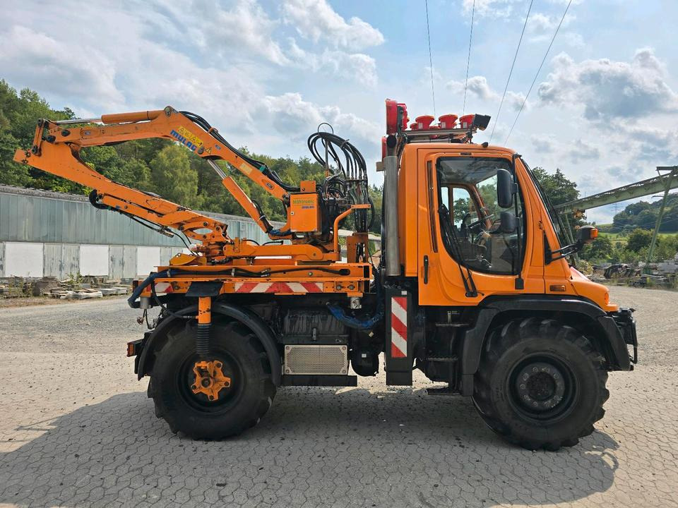 Unimog U400 6-Zylinder 2010 405/10 405/12 NKS-Z-UGN-43K Bluetec 5 Mercedes-Benz UGE UGN Mulag MHU 800 Mähausleger Böschungsmäher Böschungsmulcher Küpper-Weisser IMS Salzstreuer - Snow removal vehicle: picture 3 Unimog U400 6-Zylinder 2010 405/10 405/12 NKS-Z-UGN-43K Bluetec 5 Mercedes-Benz UGE UGN Mulag MHU 800 Mähausleger Böschungsmäher Böschungsmulcher Küpper-Weisser IMS Salzstreuer - Snow removal vehicle: picture 3