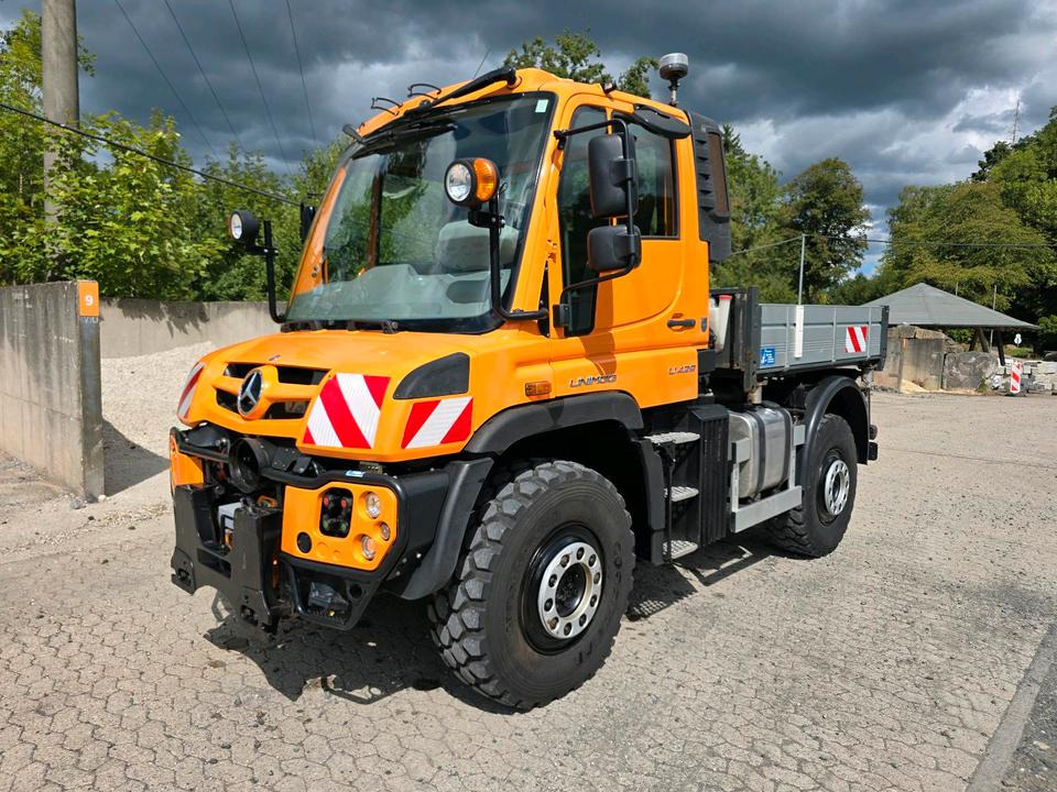 Unimog U429 NKS-F-UGE-42 Mercedes-Benz 405/10 405/12 UGE Mercedes-Benz U 318 323 327 423 427 429 430 EasyDrive Variopilot Mulag MKM 700 Böschungsmäher Böschungsmulcher Bucher Salzstreuer - Snow removal vehicle: picture 1 Unimog U429 NKS-F-UGE-42 Mercedes-Benz 405/10 405/12 UGE Mercedes-Benz U 318 323 327 423 427 429 430 EasyDrive Variopilot Mulag MKM 700 Böschungsmäher Böschungsmulcher Bucher Salzstreuer - Snow removal vehicle: picture 1