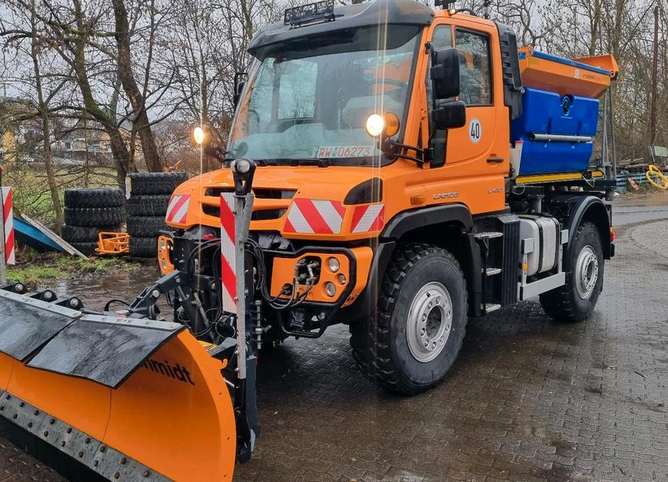 Zu vermieten Unimog 405 U427 Winterdienst Schmidt Salzstreuer 423 429 430 Mercedes Benz 318 527 Vermietung - Snow removal vehicle: picture 1 Zu vermieten Unimog 405 U427 Winterdienst Schmidt Salzstreuer 423 429 430 Mercedes Benz 318 527 Vermietung - Snow removal vehicle: picture 1