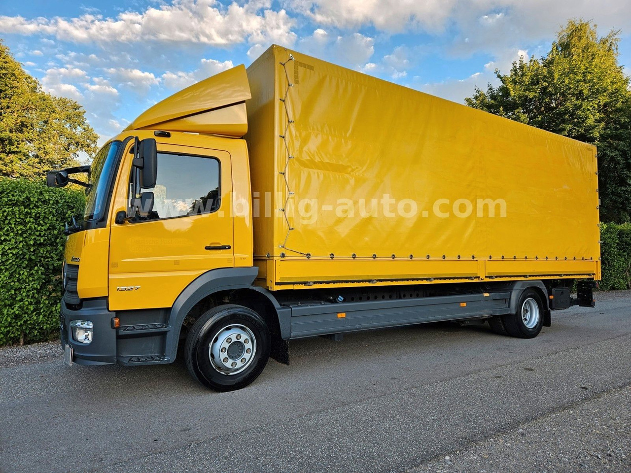 Mercedes-Benz Atego 1327 L * BREMS/SPUR-ASS*DIFF.*LBW*AHK*7.2m - Box truck: picture 3 Mercedes-Benz Atego 1327 L * BREMS/SPUR-ASS*DIFF.*LBW*AHK*7.2m - Box truck: picture 3