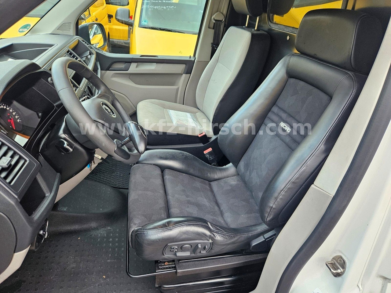 Volkswagen T6 Automatik/ DSG Sortimo Stdhzg Behindertenger. - Passenger van: picture 5 Volkswagen T6 Automatik/ DSG Sortimo Stdhzg Behindertenger. - Passenger van: picture 5