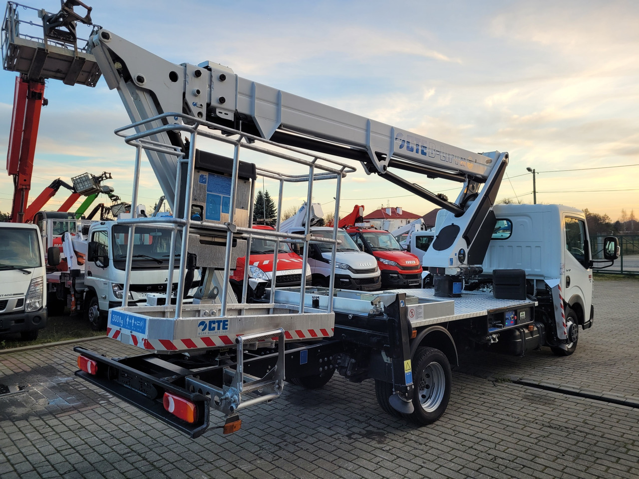 Renault Renault Maxity podnośnik koszowy zwyżka 20 m CTE B-lift 20 JHV - Truck mounted aerial platform: picture 4 Renault Renault Maxity podnośnik koszowy zwyżka 20 m CTE B-lift 20 JHV - Truck mounted aerial platform: picture 4