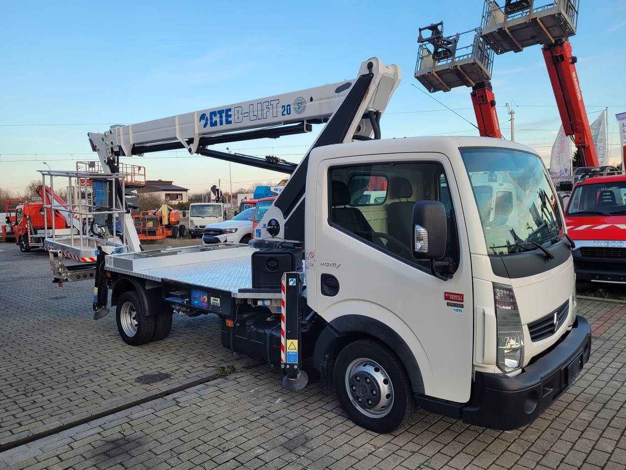 Renault Renault Maxity podnośnik koszowy zwyżka 20 m CTE B-lift 20 JHV - Truck mounted aerial platform: picture 3 Renault Renault Maxity podnośnik koszowy zwyżka 20 m CTE B-lift 20 JHV - Truck mounted aerial platform: picture 3