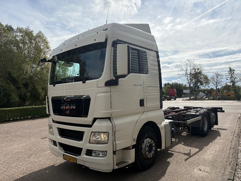 MAN TGX 26.400 / 6x2-2 LL / TUV - APK DECEMBER 2025 / - Cab chassis truck: picture 2 MAN TGX 26.400 / 6x2-2 LL / TUV - APK DECEMBER 2025 / - Cab chassis truck: picture 2