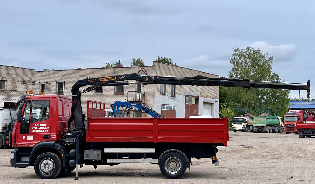 IVECO EUROCARGO - Crane truck: picture 4 IVECO EUROCARGO - Crane truck: picture 4