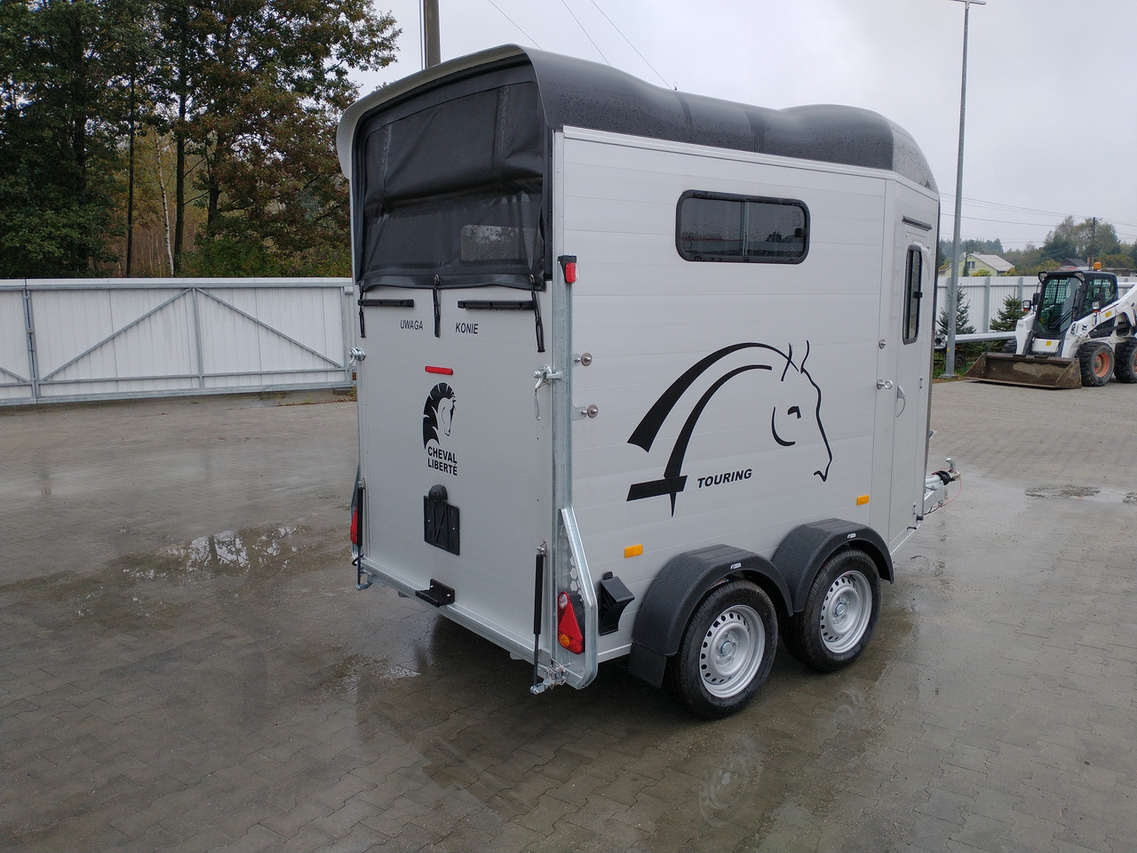 Cheval Liberté Touring Country + Siodlarnia, Debon - Horse trailer: picture 3 Cheval Liberté Touring Country + Siodlarnia, Debon - Horse trailer: picture 3