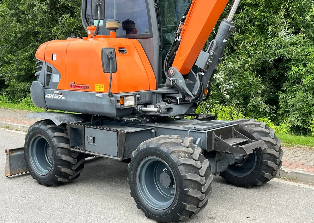 Doosan DOOSAN DX57W *ROTOTILT* 2200 Motogodzin JAK NOWA KOPARKA KOŁOWA STAN PERFEKCYJNY SPROWADZONA - Wheel excavator: picture 5 Doosan DOOSAN DX57W *ROTOTILT* 2200 Motogodzin JAK NOWA KOPARKA KOŁOWA STAN PERFEKCYJNY SPROWADZONA - Wheel excavator: picture 5