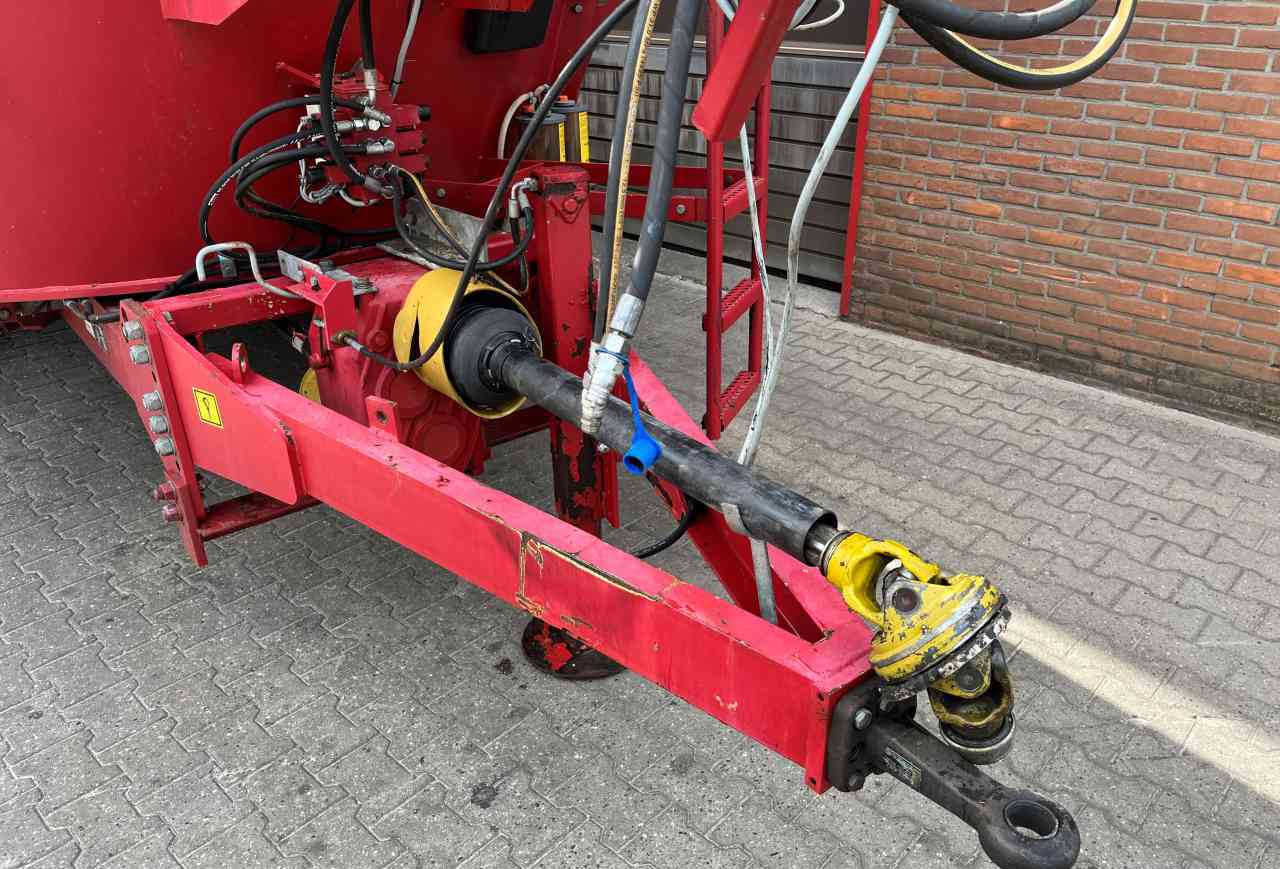 BVL V-Mix 24-2S Voermengwagen voermachines - Forage mixer wagon: picture 5 BVL V-Mix 24-2S Voermengwagen voermachines - Forage mixer wagon: picture 5