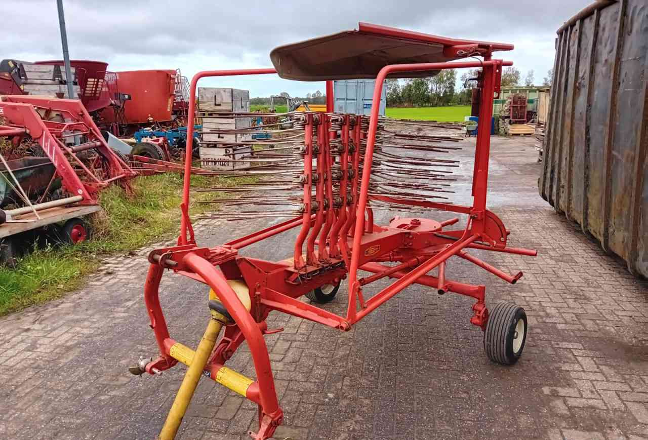 Kuhn GA4101GM zwadhark *Verkocht/sold* - Tedder/ Rake: picture 2 Kuhn GA4101GM zwadhark *Verkocht/sold* - Tedder/ Rake: picture 2