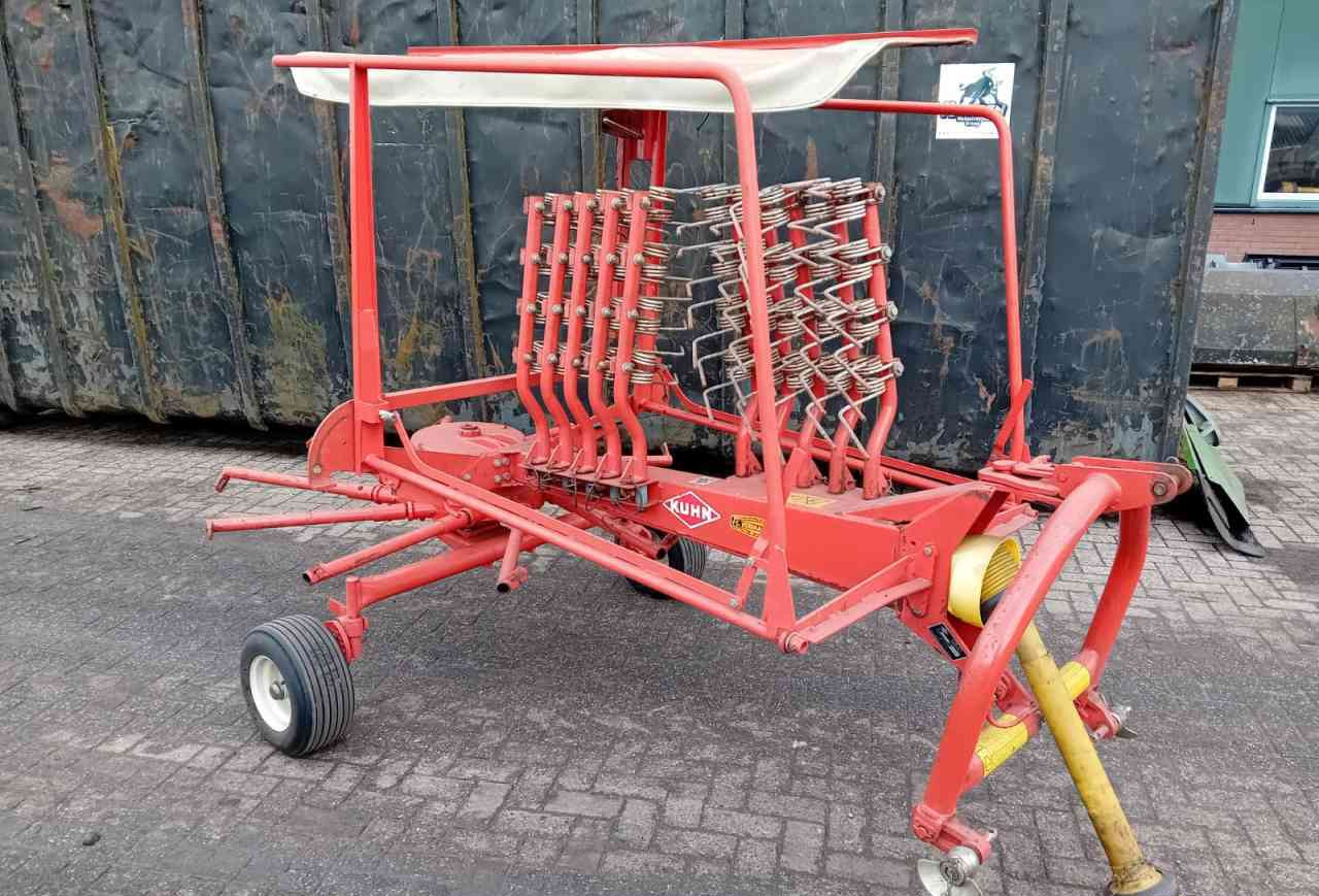 Kuhn GA4101GM zwadhark *Verkocht/sold* - Tedder/ Rake: picture 1 Kuhn GA4101GM zwadhark *Verkocht/sold* - Tedder/ Rake: picture 1