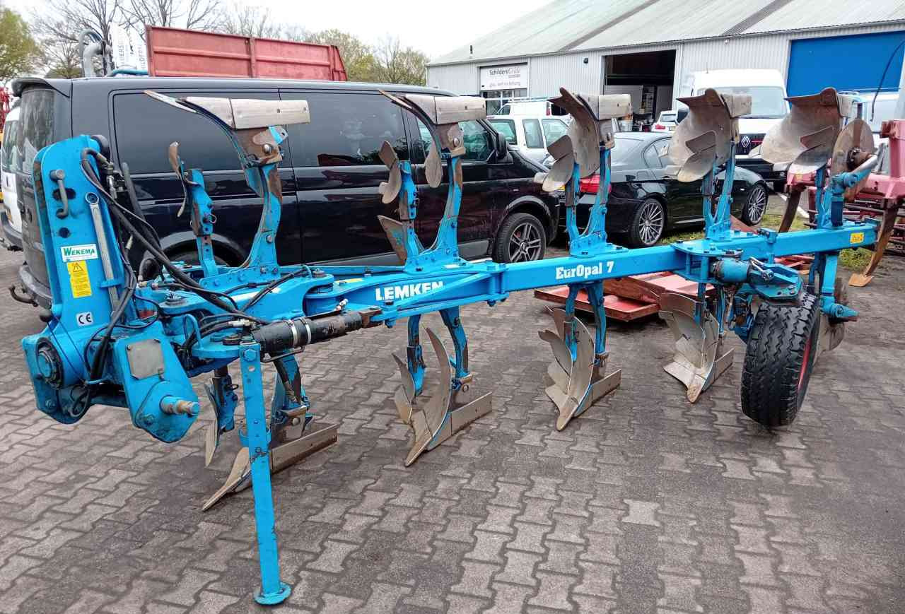 Lemken Europal 7 4+1 N90 - Plow: picture 1 Lemken Europal 7 4+1 N90 - Plow: picture 1